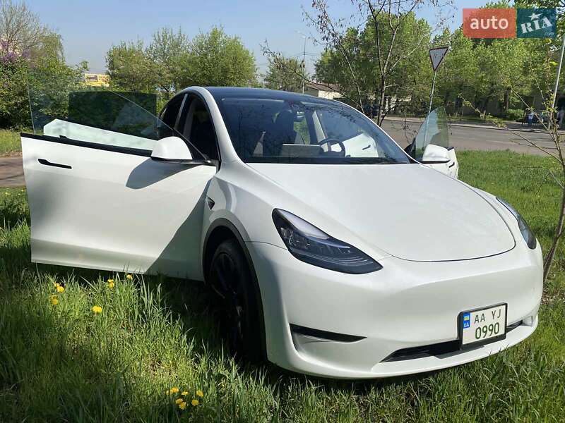 Внедорожник / Кроссовер Tesla Model Y 2023 в Киеве