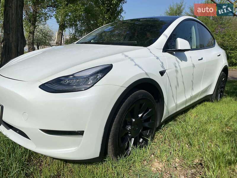 Внедорожник / Кроссовер Tesla Model Y 2023 в Киеве