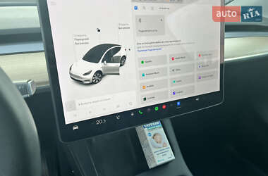 Позашляховик / Кросовер Tesla Model Y 2021 в 