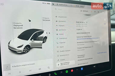 Позашляховик / Кросовер Tesla Model Y 2021 в 