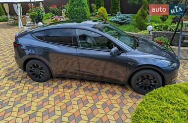 Внедорожник / Кроссовер Tesla Model Y 2024 в 