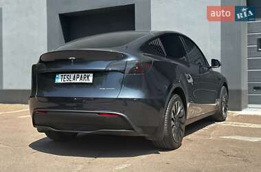 Внедорожник / Кроссовер Tesla Model Y 2024 в 