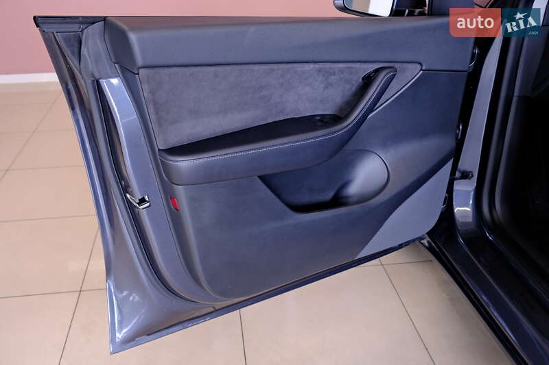 Внедорожник / Кроссовер Tesla Model Y 2021 в Одессе