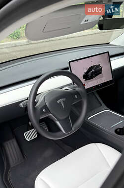 Внедорожник / Кроссовер Tesla Model Y 2023 в 