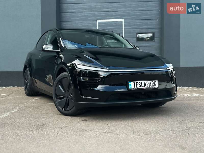 Tesla Model Y 2025