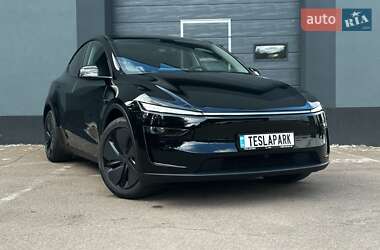 Внедорожник / Кроссовер Tesla Model Y 2025 в 