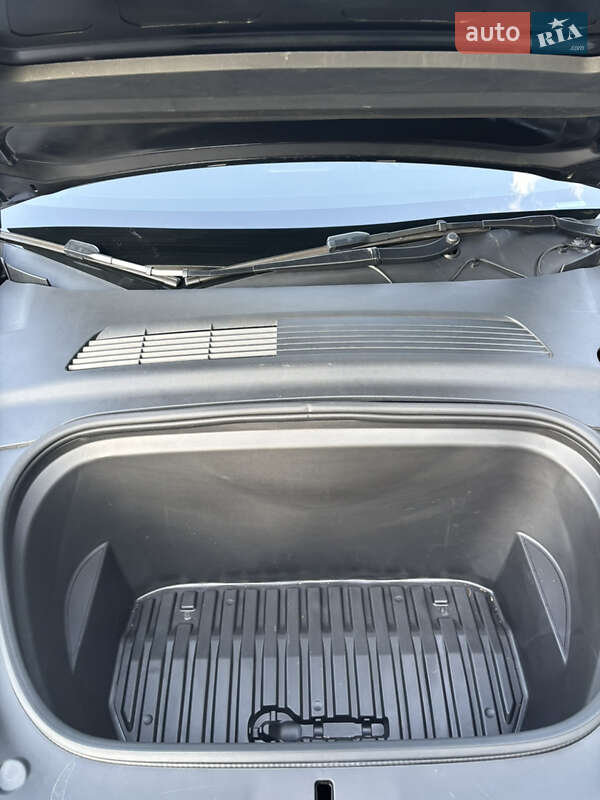 Внедорожник / Кроссовер Tesla Model Y 2021 в Днепре