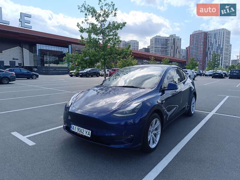 Внедорожник / Кроссовер Tesla Model Y 2023 в Киеве