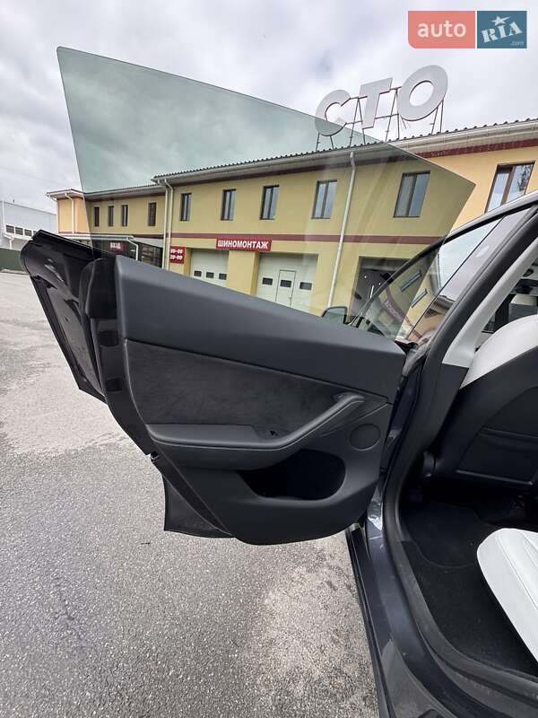 Внедорожник / Кроссовер Tesla Model Y 2023 в Киеве фото 19 Внедорожник / Кроссовер Tesla Model Y 2023 в Киеве