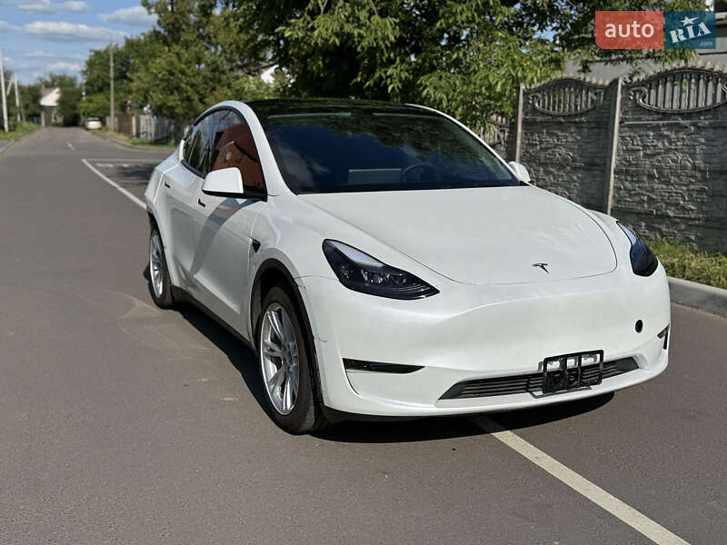 Внедорожник / Кроссовер Tesla Model Y 2024 в Ровно
