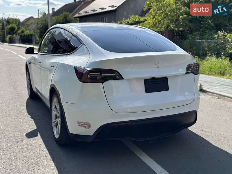 Внедорожник / Кроссовер Tesla Model Y 2024 в Ровно