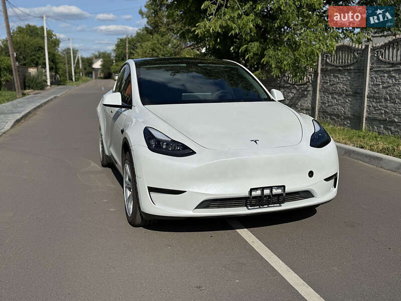 Внедорожник / Кроссовер Tesla Model Y 2024 в Ровно