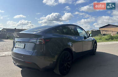 Позашляховик / Кросовер Tesla Model Y 2023 в 