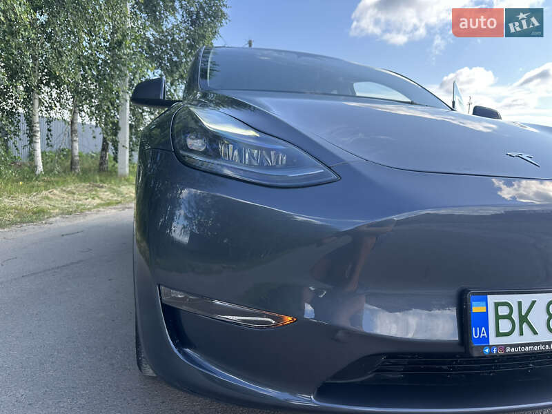 Внедорожник / Кроссовер Tesla Model Y 2023 в Ровно