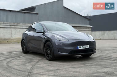 Позашляховик / Кросовер Tesla Model Y 2023 в 