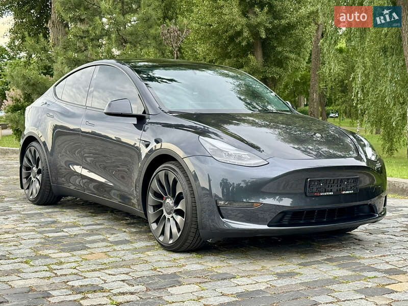 Внедорожник / Кроссовер Tesla Model Y 2024 в Киеве