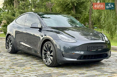 Внедорожник / Кроссовер Tesla Model Y 2024 в 