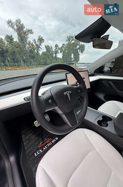 Внедорожник / Кроссовер Tesla Model Y 2024 в 