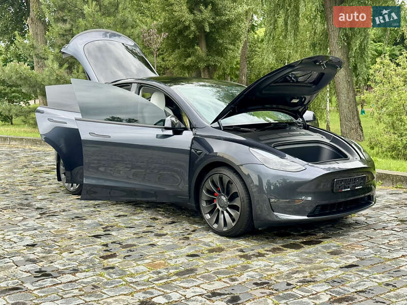 Внедорожник / Кроссовер Tesla Model Y 2024 в Киеве