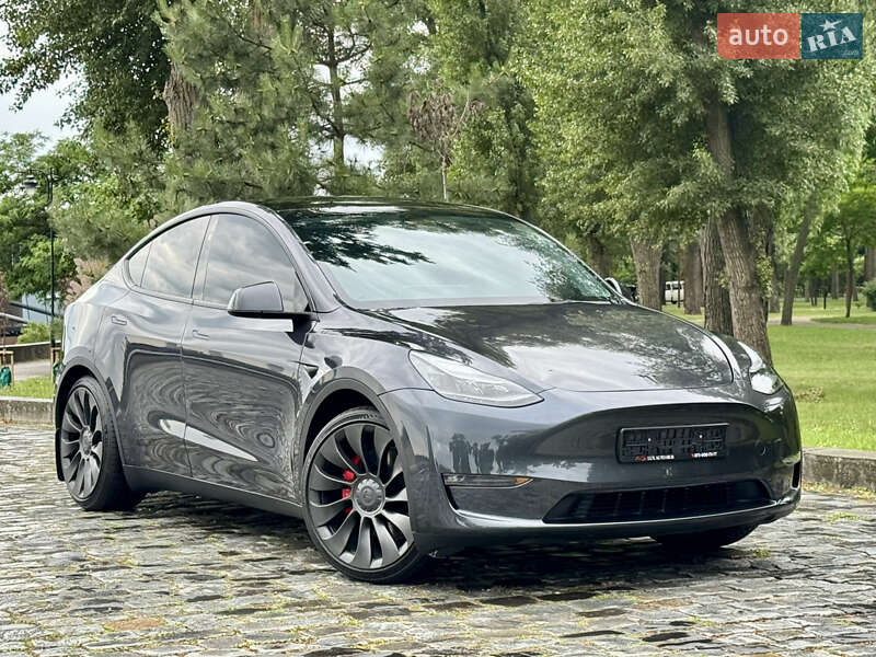 Внедорожник / Кроссовер Tesla Model Y 2024 в Киеве
