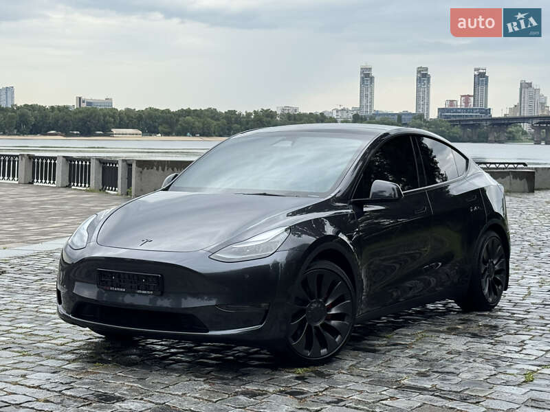 Внедорожник / Кроссовер Tesla Model Y 2024 в Киеве