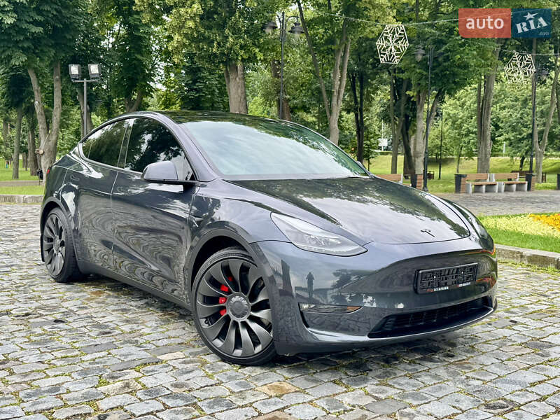 Внедорожник / Кроссовер Tesla Model Y 2024 в Киеве