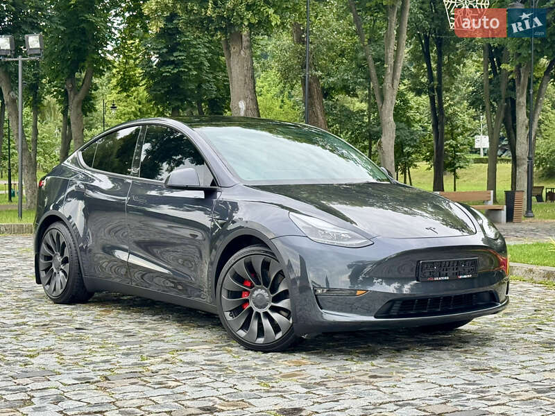 Внедорожник / Кроссовер Tesla Model Y 2024 в Киеве