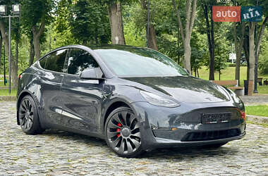 Внедорожник / Кроссовер Tesla Model Y 2024 в 
