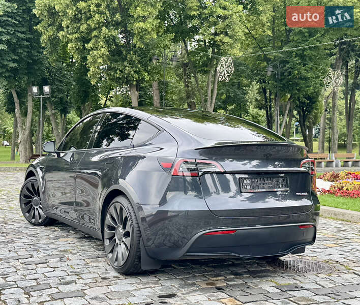 Внедорожник / Кроссовер Tesla Model Y 2024 в Киеве