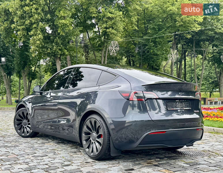 Внедорожник / Кроссовер Tesla Model Y 2024 в Киеве