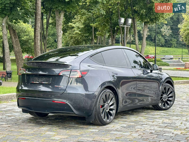 Внедорожник / Кроссовер Tesla Model Y 2024 в Киеве