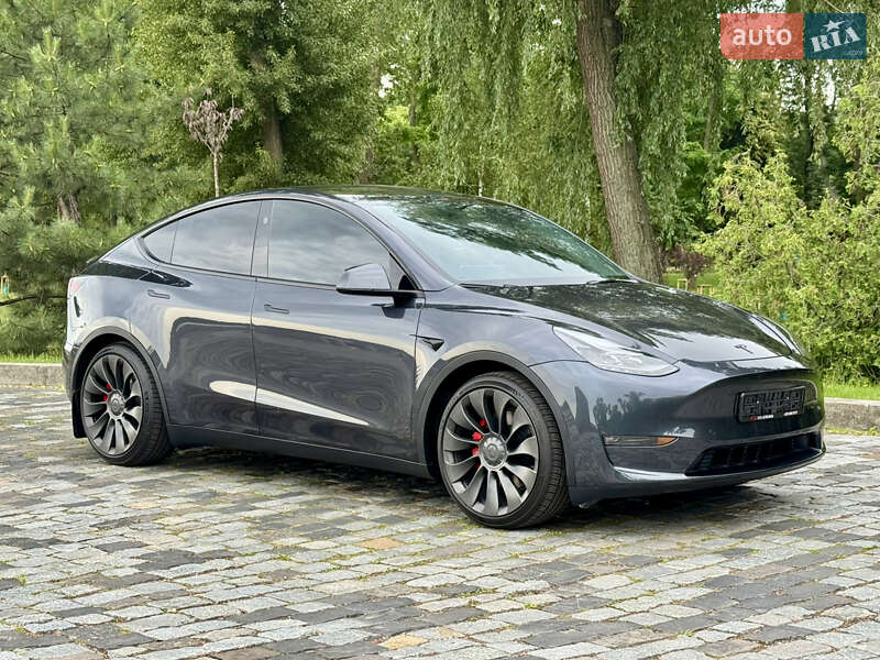 Внедорожник / Кроссовер Tesla Model Y 2024 в Киеве