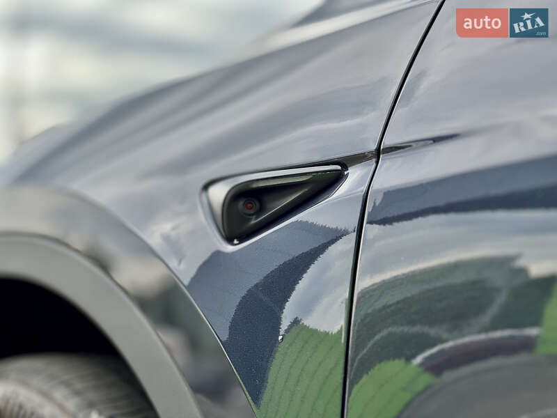 Внедорожник / Кроссовер Tesla Model Y 2024 в Киеве