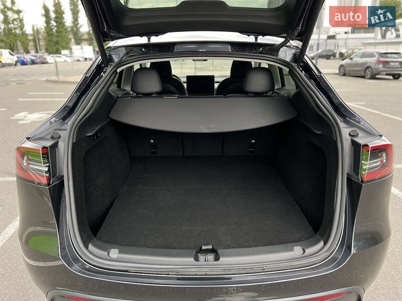 Внедорожник / Кроссовер Tesla Model Y 2024 в Киеве