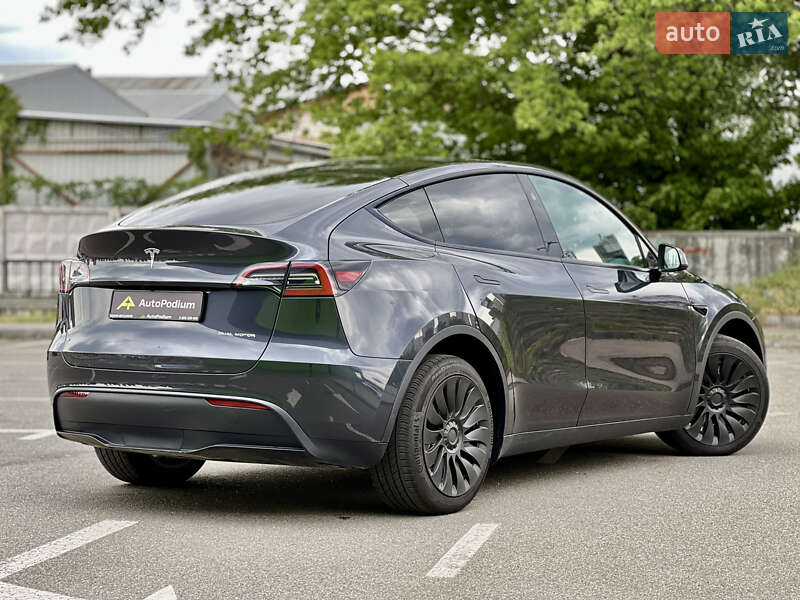 Внедорожник / Кроссовер Tesla Model Y 2024 в Киеве