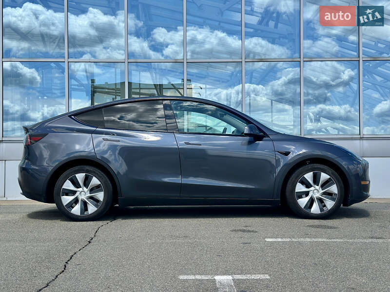 Внедорожник / Кроссовер Tesla Model Y 2023 в Киеве