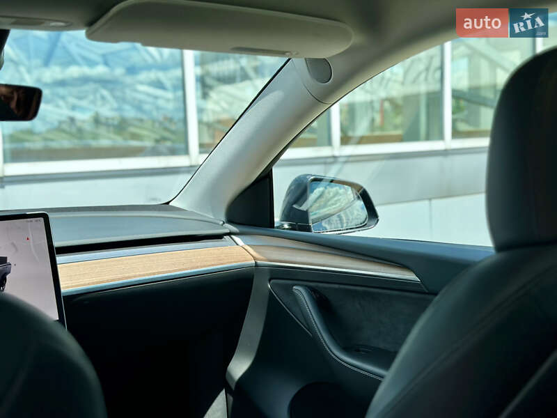 Внедорожник / Кроссовер Tesla Model Y 2023 в Киеве