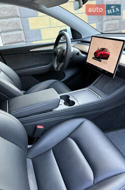 Внедорожник / Кроссовер Tesla Model Y 2022 в 