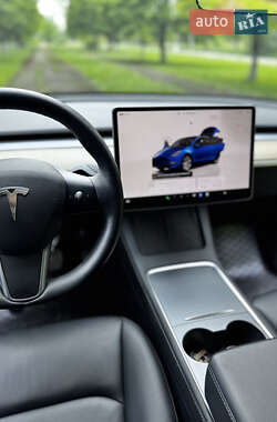 Внедорожник / Кроссовер Tesla Model Y 2024 в 