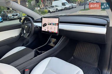 Внедорожник / Кроссовер Tesla Model Y 2021 в 