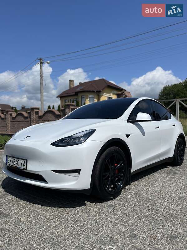Tesla Model Y 2023