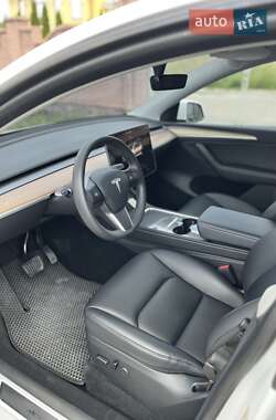 Позашляховик / Кросовер Tesla Model Y 2023 в 