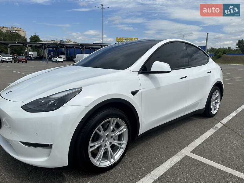 Внедорожник / Кроссовер Tesla Model Y 2021 в Киеве