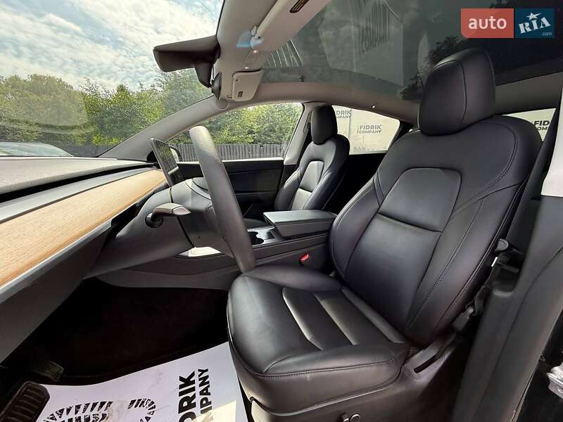 Внедорожник / Кроссовер Tesla Model Y 2021 в Луцке