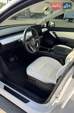 Внедорожник / Кроссовер Tesla Model Y 2021 в 