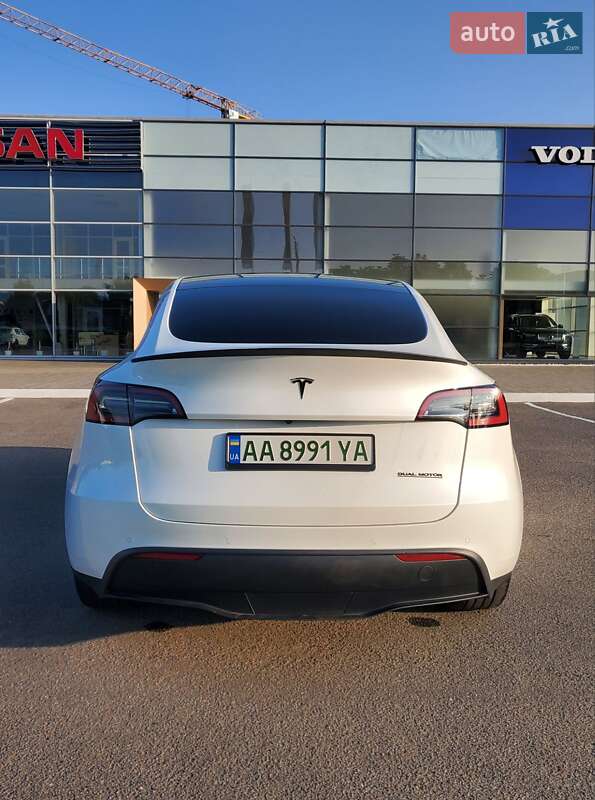 Внедорожник / Кроссовер Tesla Model Y 2022 в Киеве