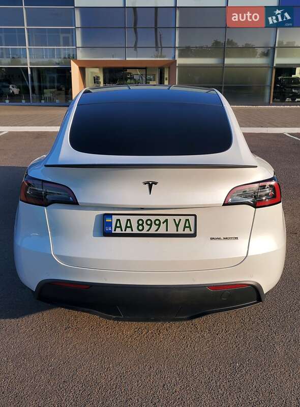 Внедорожник / Кроссовер Tesla Model Y 2022 в Киеве