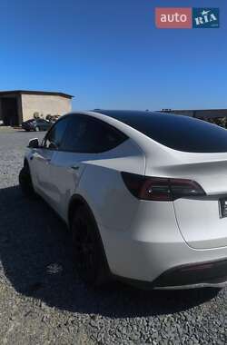 Внедорожник / Кроссовер Tesla Model Y 2021 в 