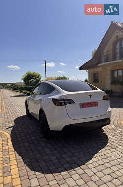 Внедорожник / Кроссовер Tesla Model Y 2021 в 