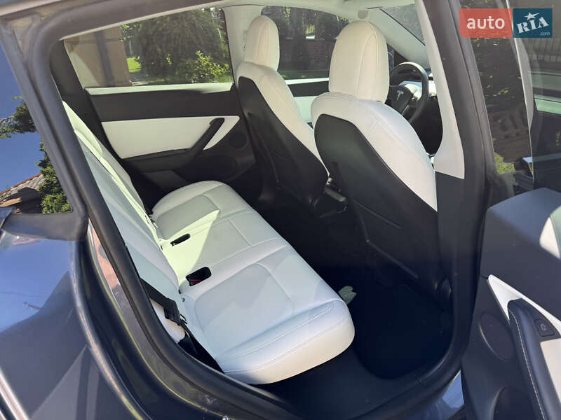 Внедорожник / Кроссовер Tesla Model Y 2022 в Луцке